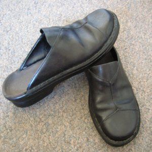 BLACK Slide- Clog.